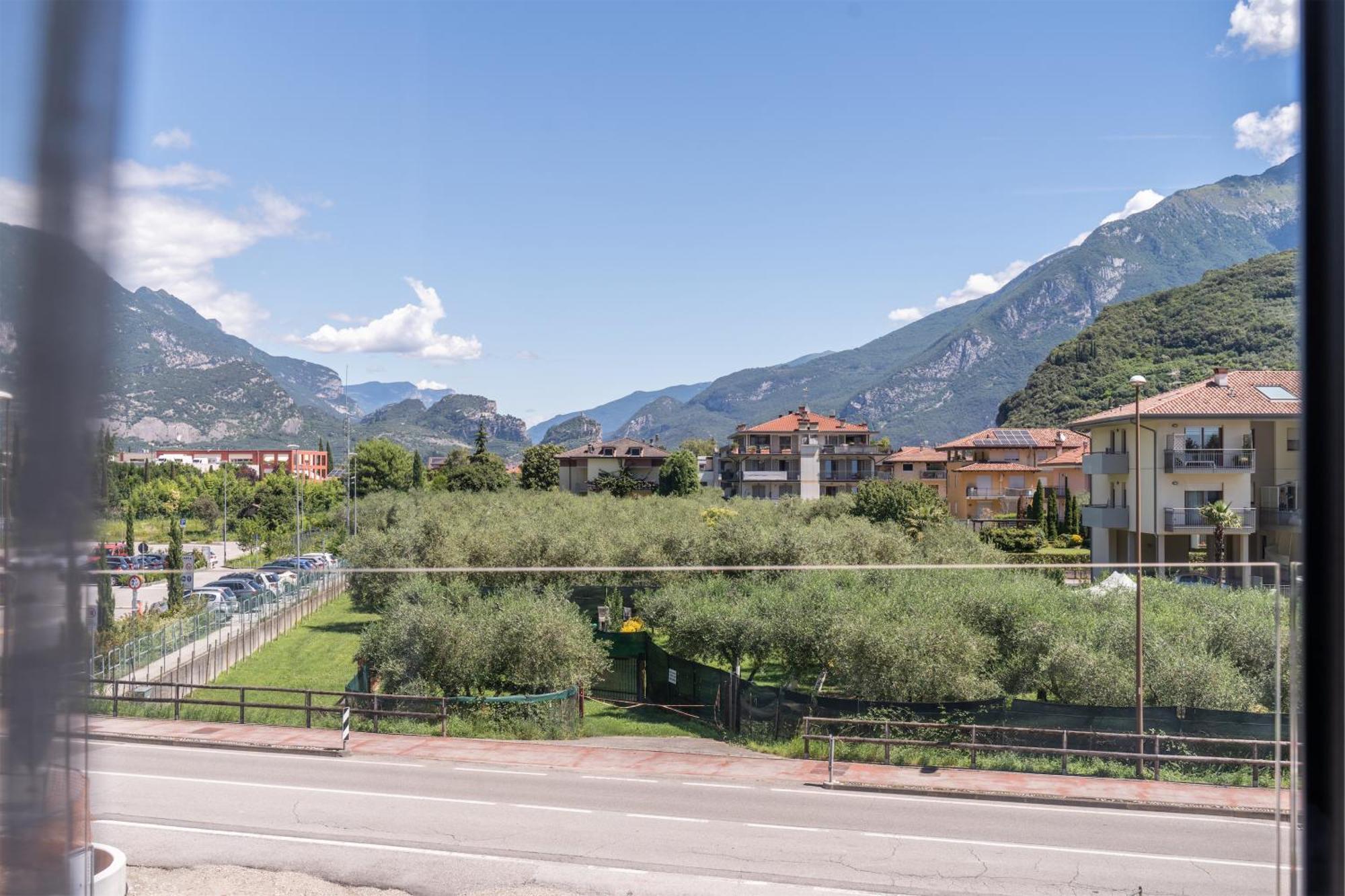 Casa Elke, View Of The Olivaia Riva del Garda